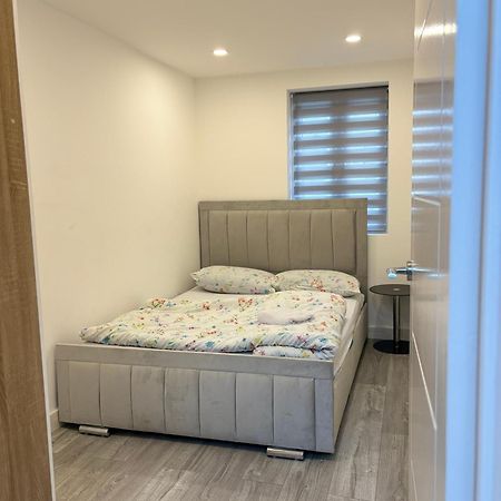 Newly Build 2Br Property With Free Parking High Wycombe Extérieur photo