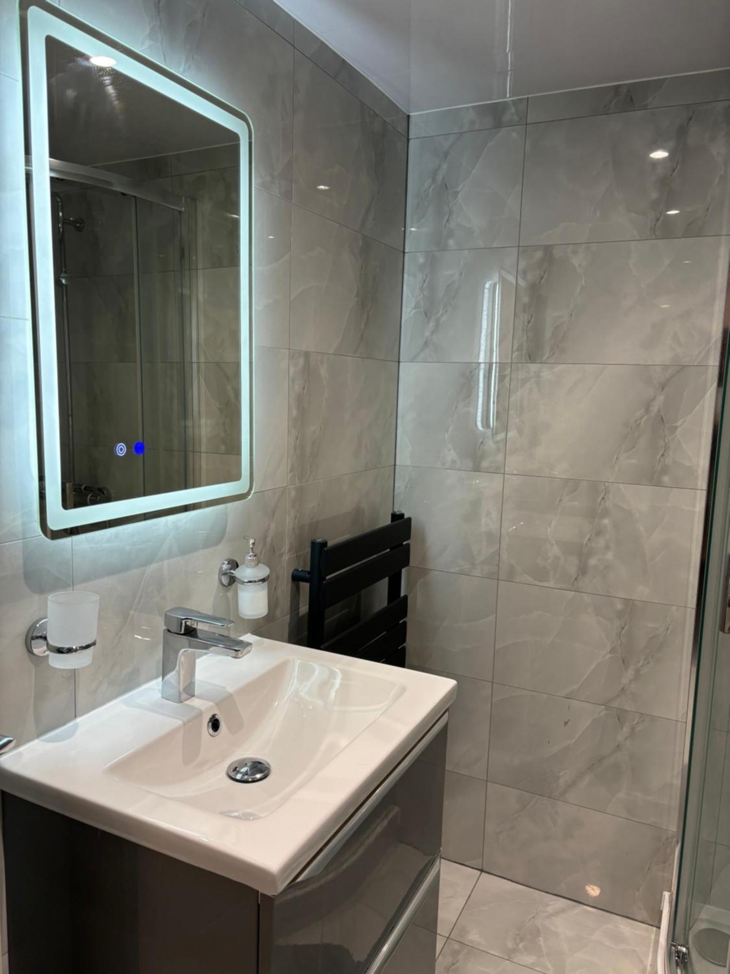 Newly Build 2Br Property With Free Parking High Wycombe Extérieur photo