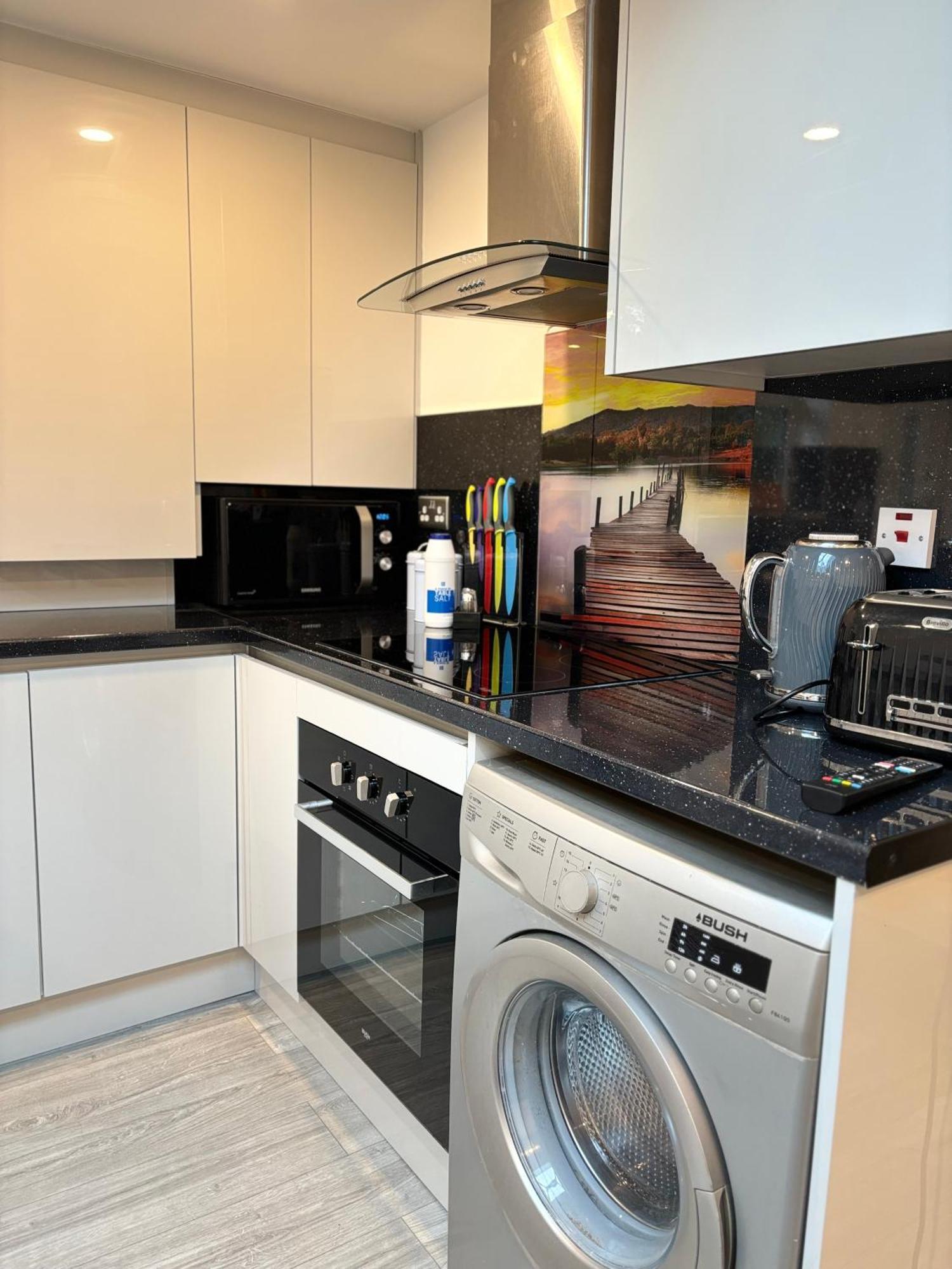 Newly Build 2Br Property With Free Parking High Wycombe Extérieur photo