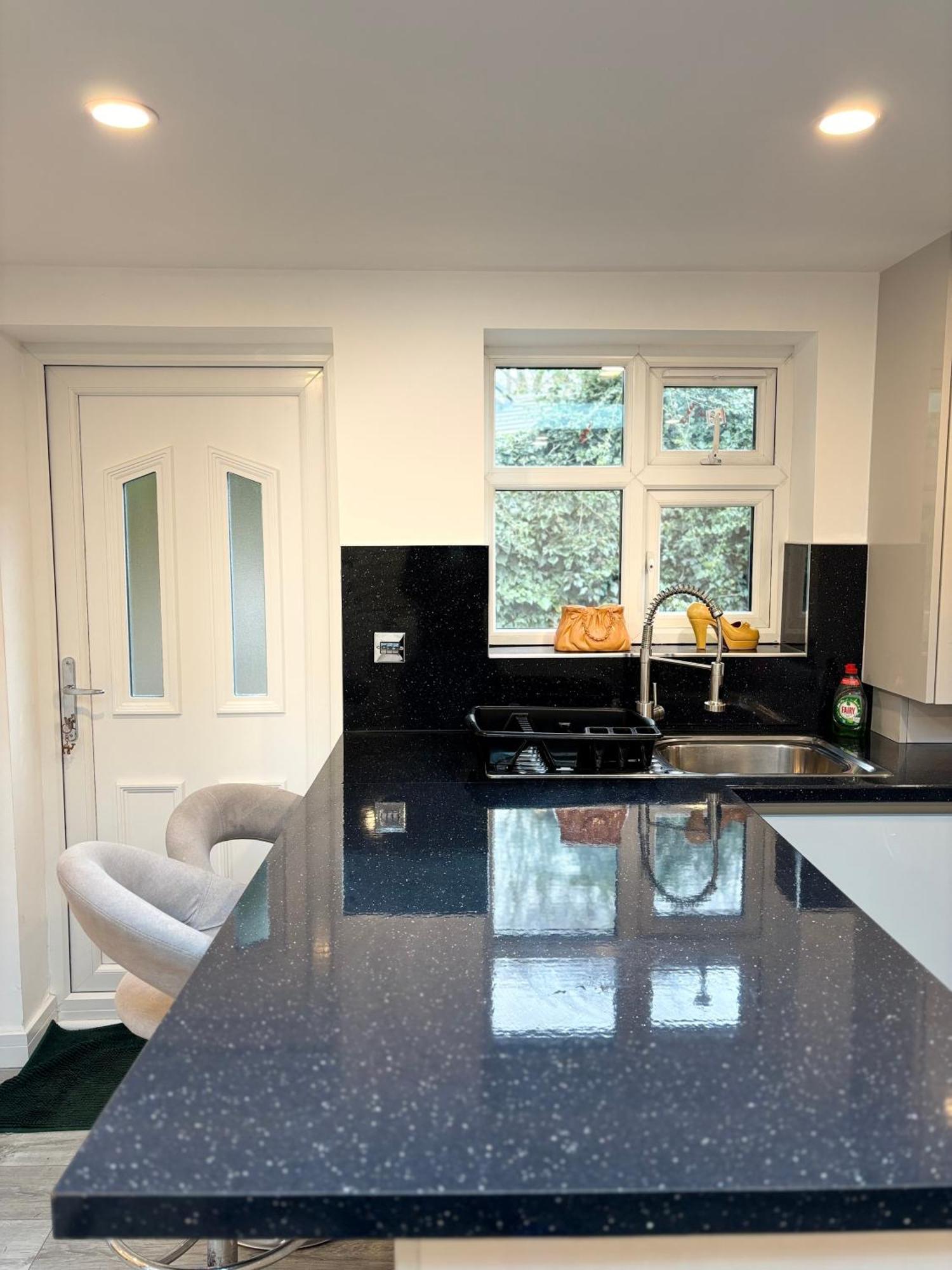 Newly Build 2Br Property With Free Parking High Wycombe Extérieur photo